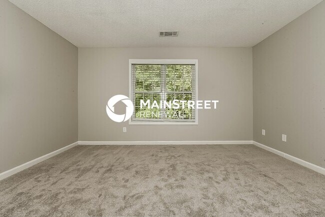 Building Photo - 4 Bedroom Pet-Friendly Home in Stockbridge...