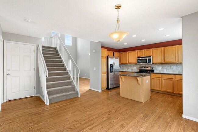 Building Photo - Large House in Parkview Highlands!