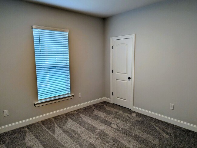 Building Photo - 143 Ridley Ln