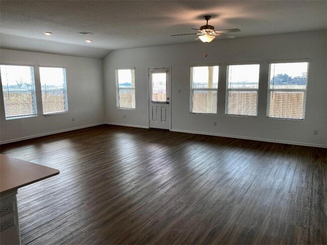 Building Photo - 215 Chickasaw Ln