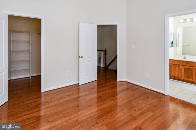 Building Photo - 2713 Yancey Ln