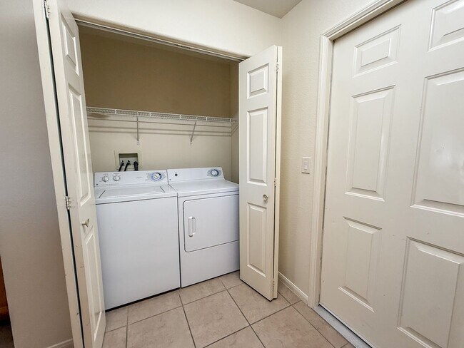 Building Photo - 29 Palms Home