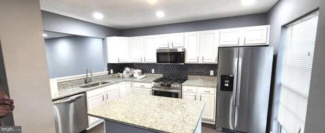 Building Photo - 12346 Sweetbriar Pl