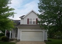 Building Photo - Recently renovated and large 3bed, 2.5 hom...