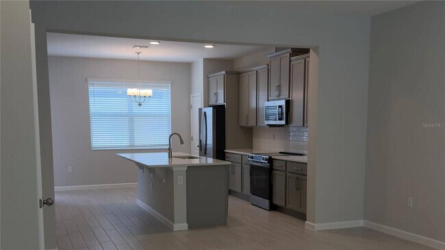 Building Photo - 438 Lady Palm St