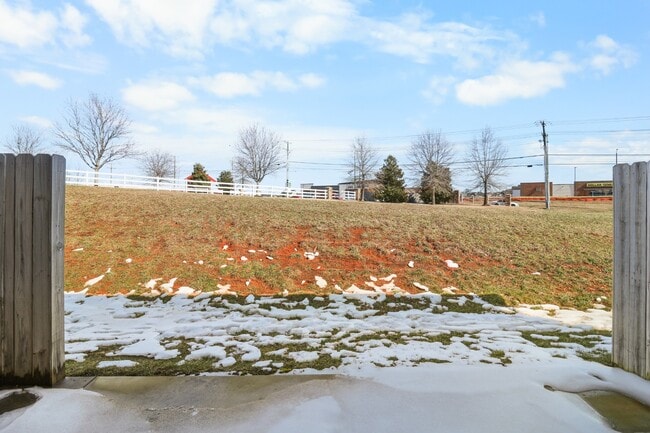 Building Photo - 1000 Henry Pl Blvd