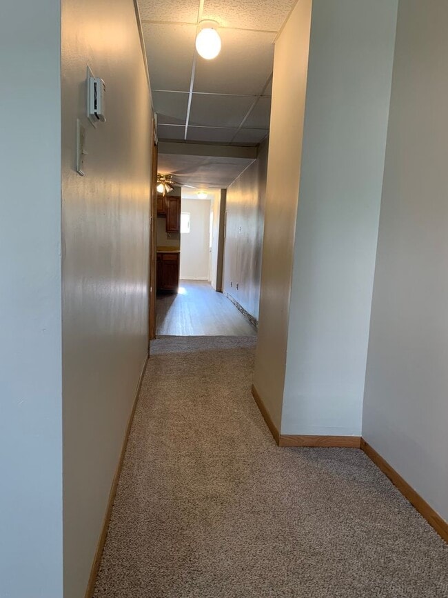 Building Photo - 406 S Hague Ave