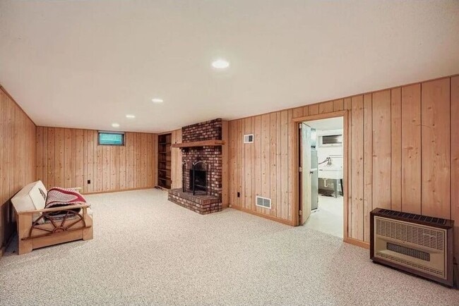 Building Photo - 3026 Idaho Ave N