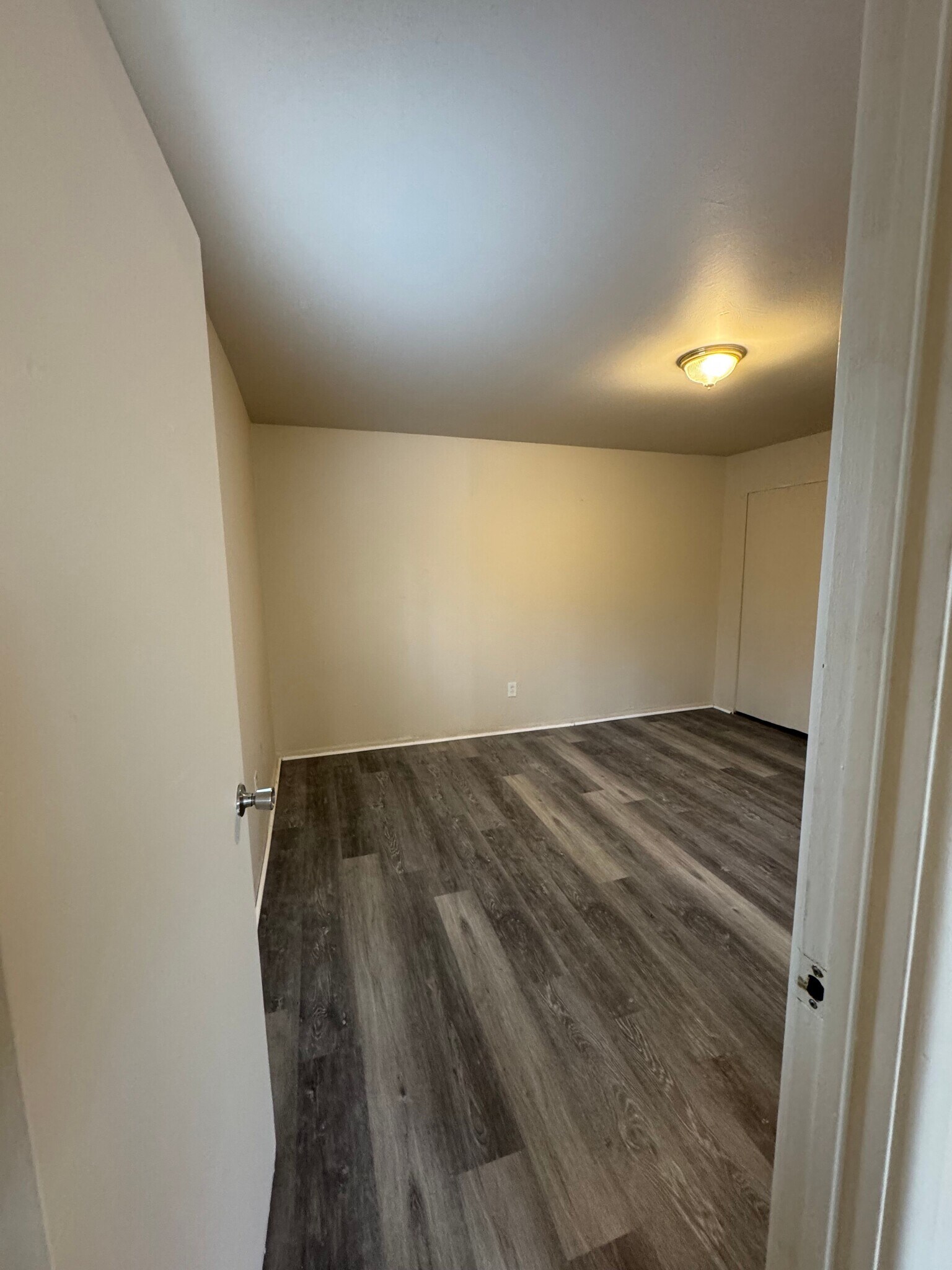 Building Photo - 5828 Stieren Dr