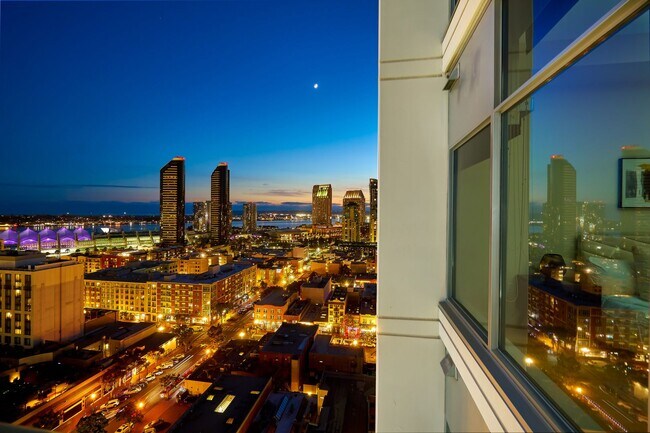 Building Photo - Stunning East Village 2 Bedroom at Alta! 2...
