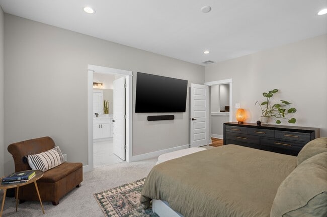 Building Photo - 5903 Wheatley Holw Ln