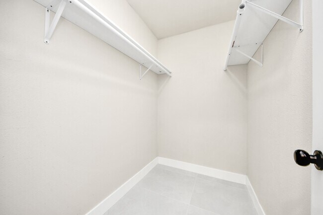 Building Photo - 7403 Shady Arbor Ln