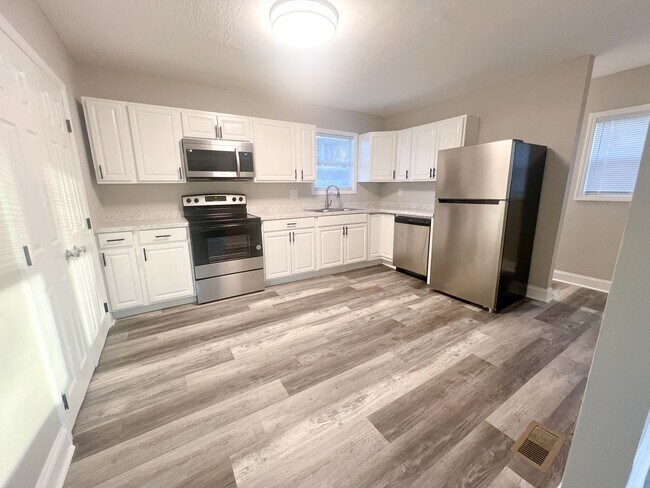 Building Photo - Move-In Specials Available! Completely Rem...