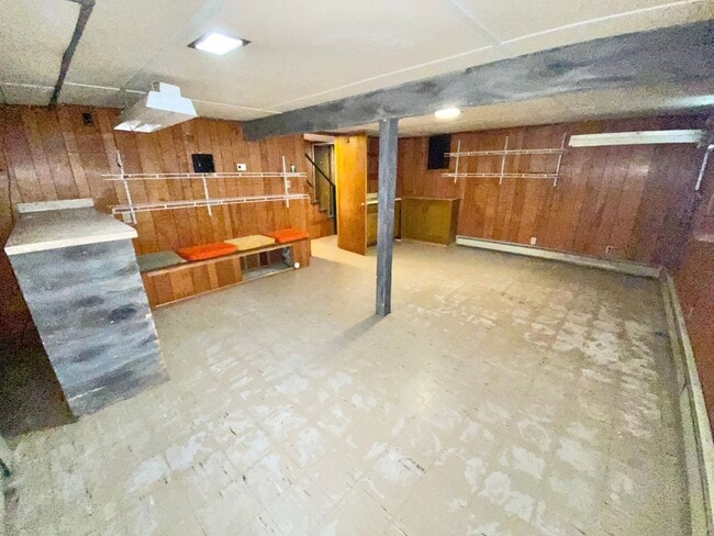 Building Photo - 4 Bedroom Home in Burlington VT Available 1/1/26!