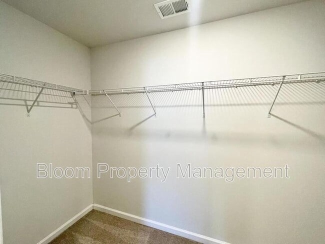 Building Photo - 108 Rosefield Ct