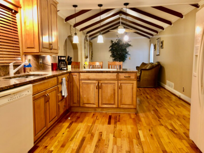 Building Photo - 2840 Bonanza Dr