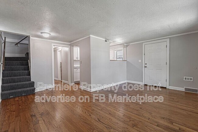 Building Photo - 325 E 28th Ave