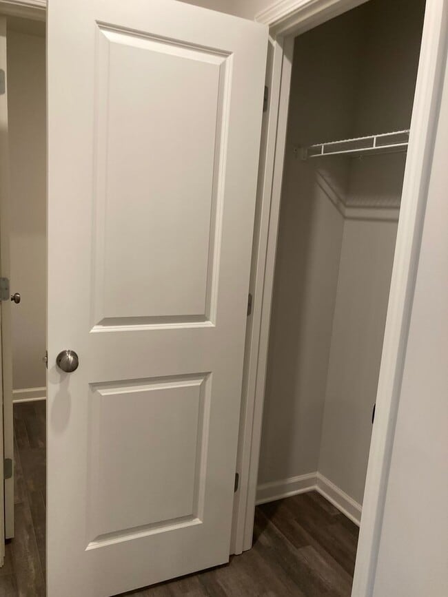 Building Photo - ** Apply TODAY ** Possibly Have Keys in Hand TOMORROW **