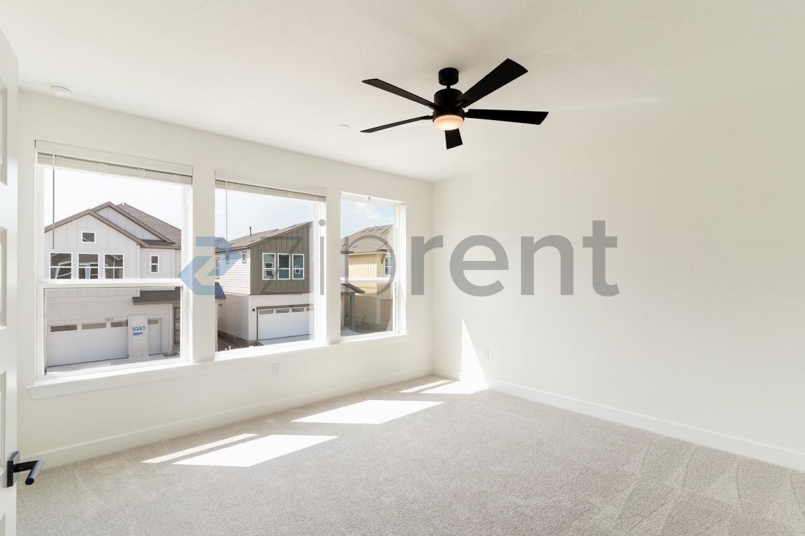 Building Photo - Unit B