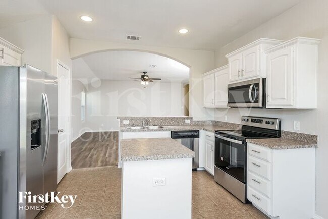 Building Photo - 2016 Cattle Creek Rd