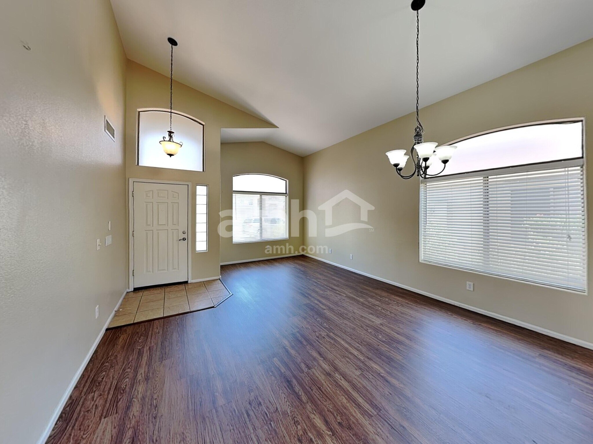 Building Photo - 8409 S 50th Ln