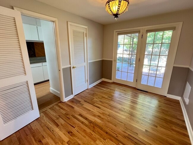 Building Photo - 3375 Fenton St