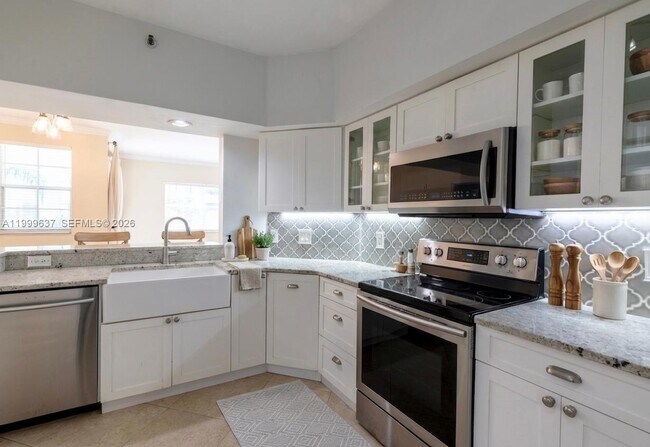 Building Photo - 3255 NE 184th St