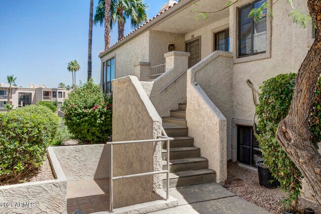 Building Photo - 10080 E Mountainview Lake Dr