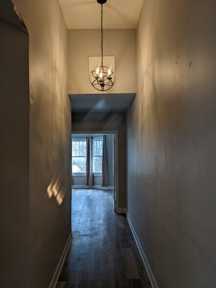 Building Photo - 506 Woodruff Place Middle Dr