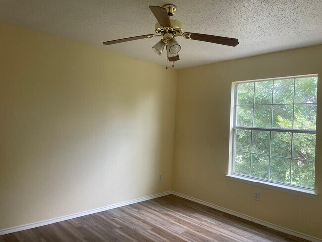 Building Photo - 2108 Northridge Dr