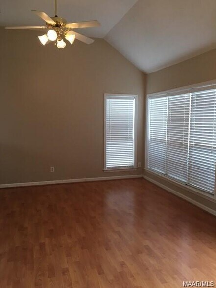 Building Photo - 107 Glen Meadow Ct