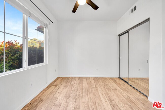 Building Photo - 23904 Calle Del Sol Dr