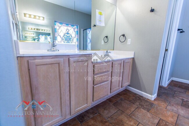 Building Photo - 1891 E Brentrup Dr