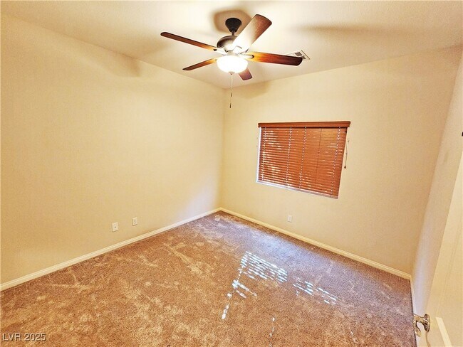 Building Photo - 5375 E La Campana Dr
