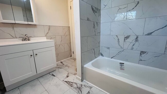 Building Photo - HAMPTON - BEAUTIFULLY UPDATED HOME