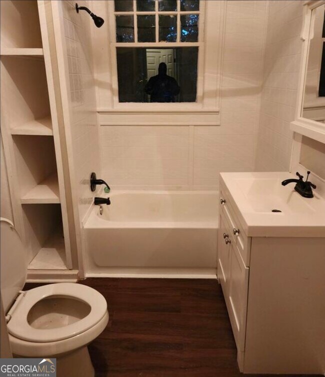 Building Photo - 919 Inverness Ave