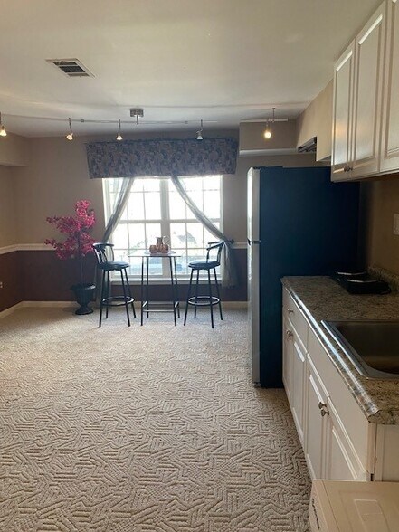 Building Photo - 46416 Springwood Ct