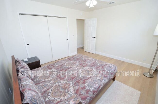 Building Photo - 279 Maple Rd