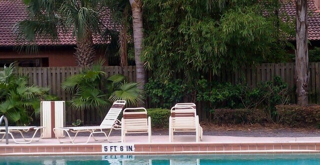 Building Photo - Beautiful  Furnished 1/1 condo x Rent  in Winter Park Next to Full Sail University !