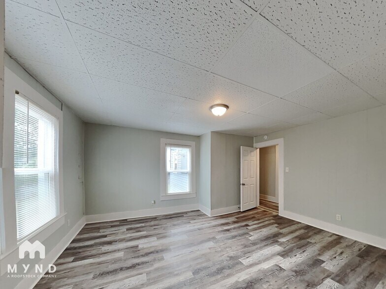 Building Photo - 4708 Court S