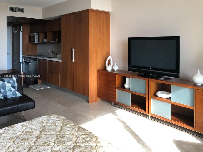 Building Photo - 50 Biscayne Blvd