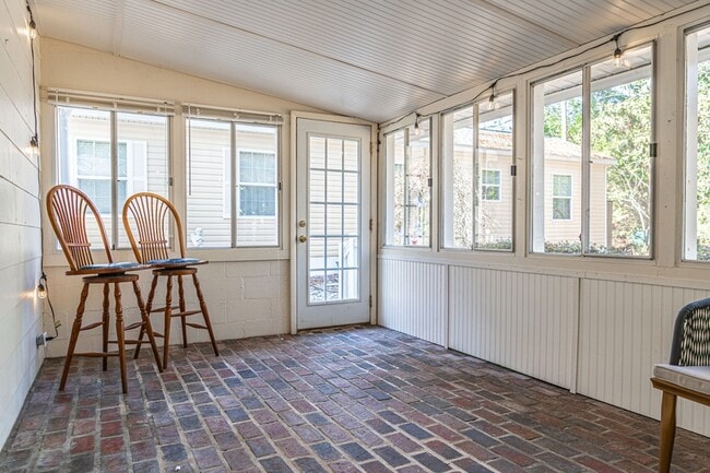 Building Photo - 435 W Baltimore Ave