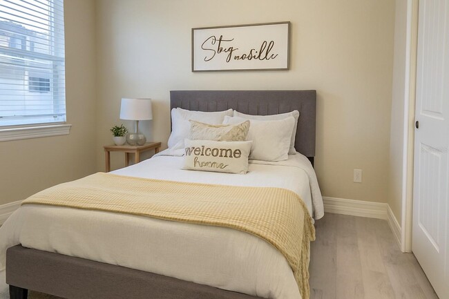 Building Photo - 7415 Olivewood Ave