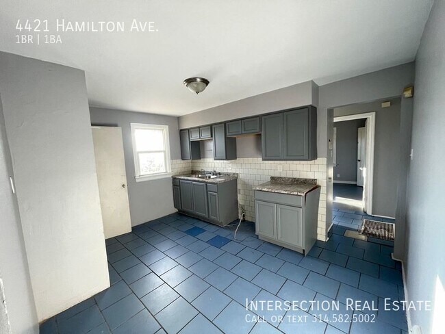 Building Photo - Spacious 1 Bedroom with Private Basement a...