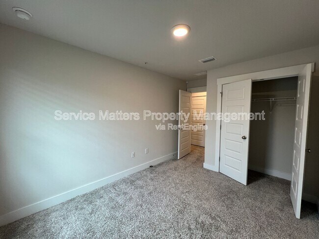 Building Photo - 1615 Iroquois Ct