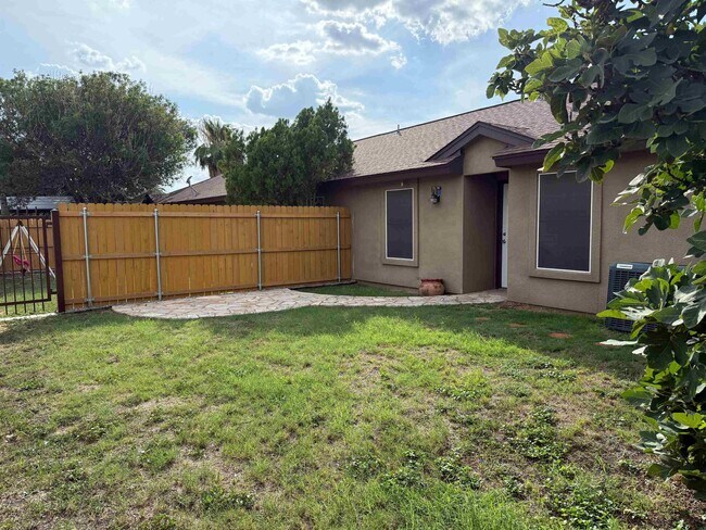 Building Photo - 506 Shiloh Dr