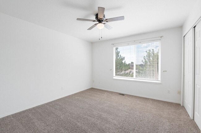 Building Photo - Relaxing townhome in Monument Villas