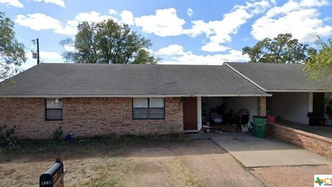 Building Photo - 1822 Greenwood Ln