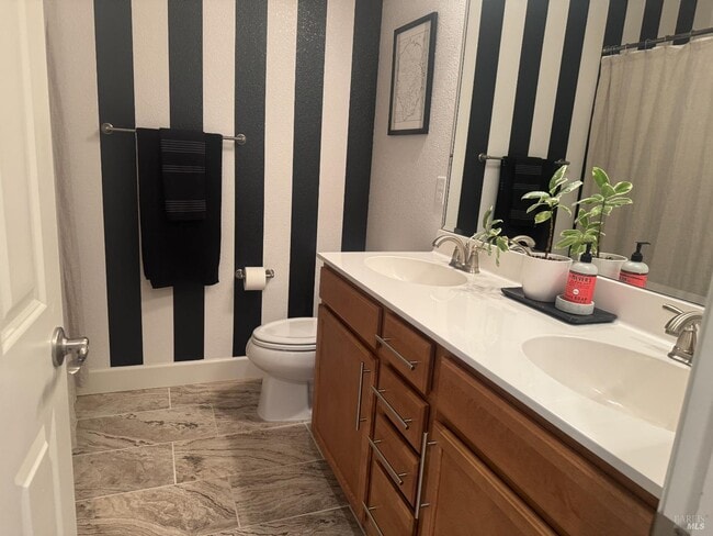 Building Photo - 261 Joyce Dr