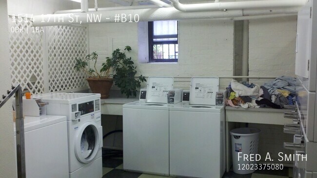 Building Photo - Copley Plaza Studio Available Now